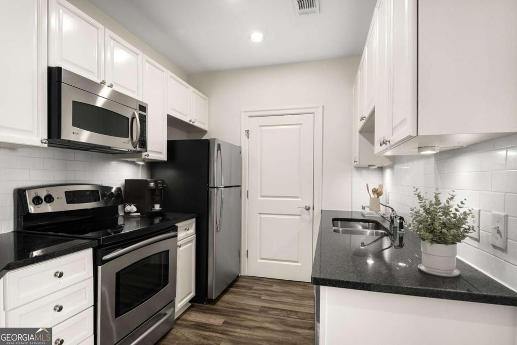 Photo of 325 E Paces Ferry Road NE #1704, Atlanta, GA 30305 (MLS # 10729914)