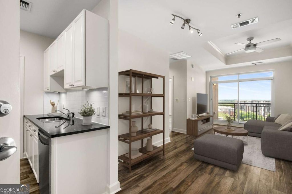 Photo of 325 E Paces Ferry Road NE #1704, Atlanta, GA 30305 (MLS # 10729914)