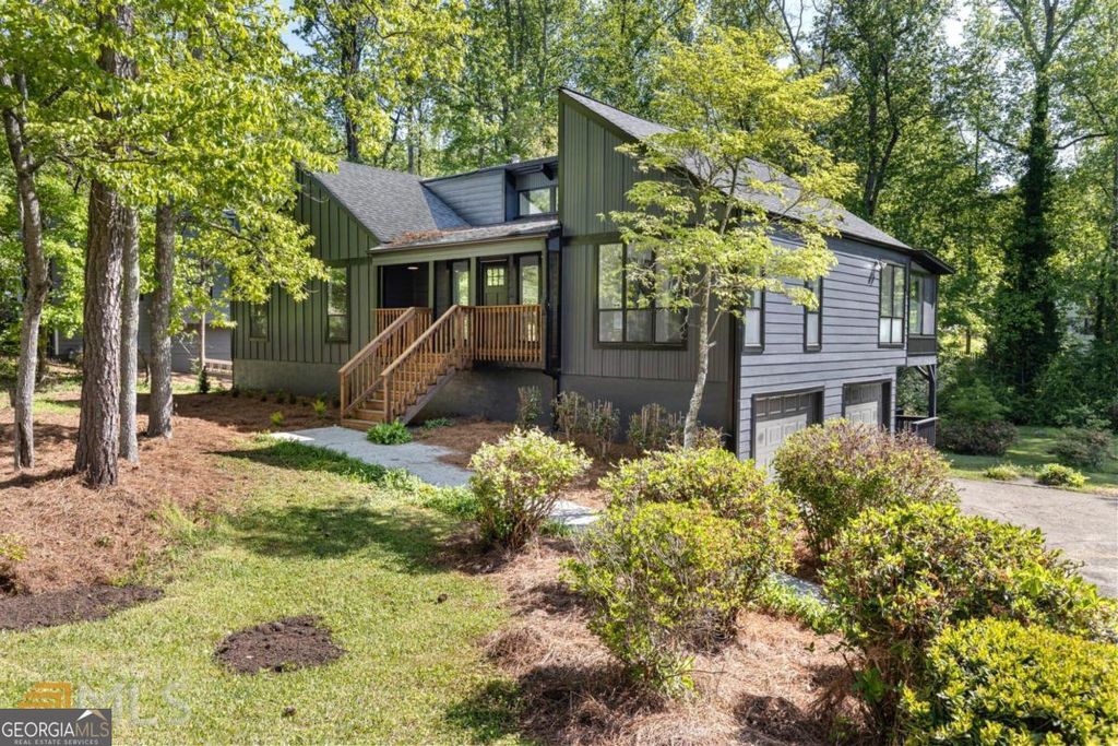 Photo of 3086 Holly Mill Run, Marietta, GA 30062 (MLS # 10765893)