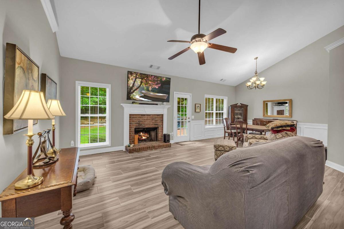 1271 Harvest LN