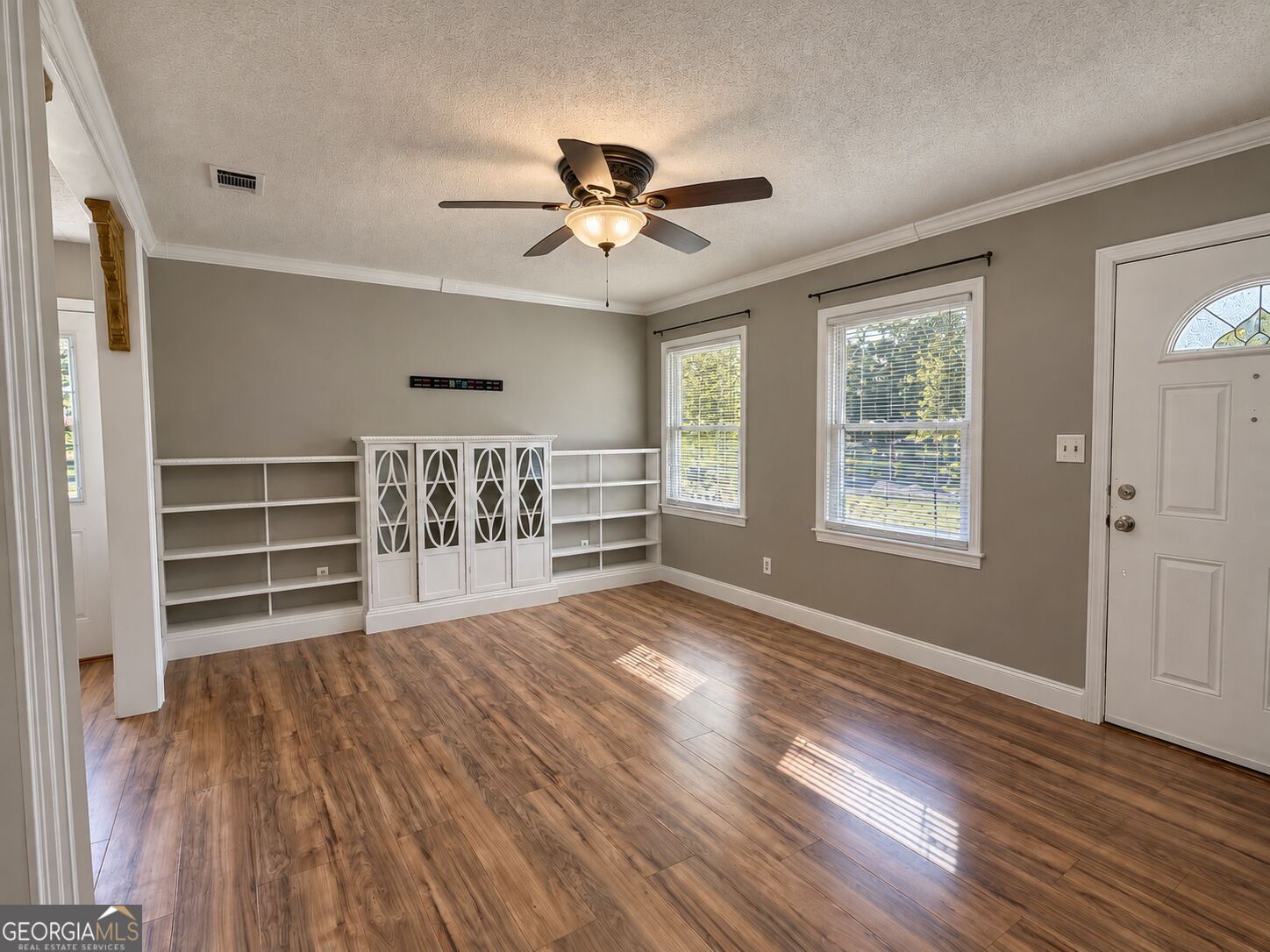 1081 Travis DR