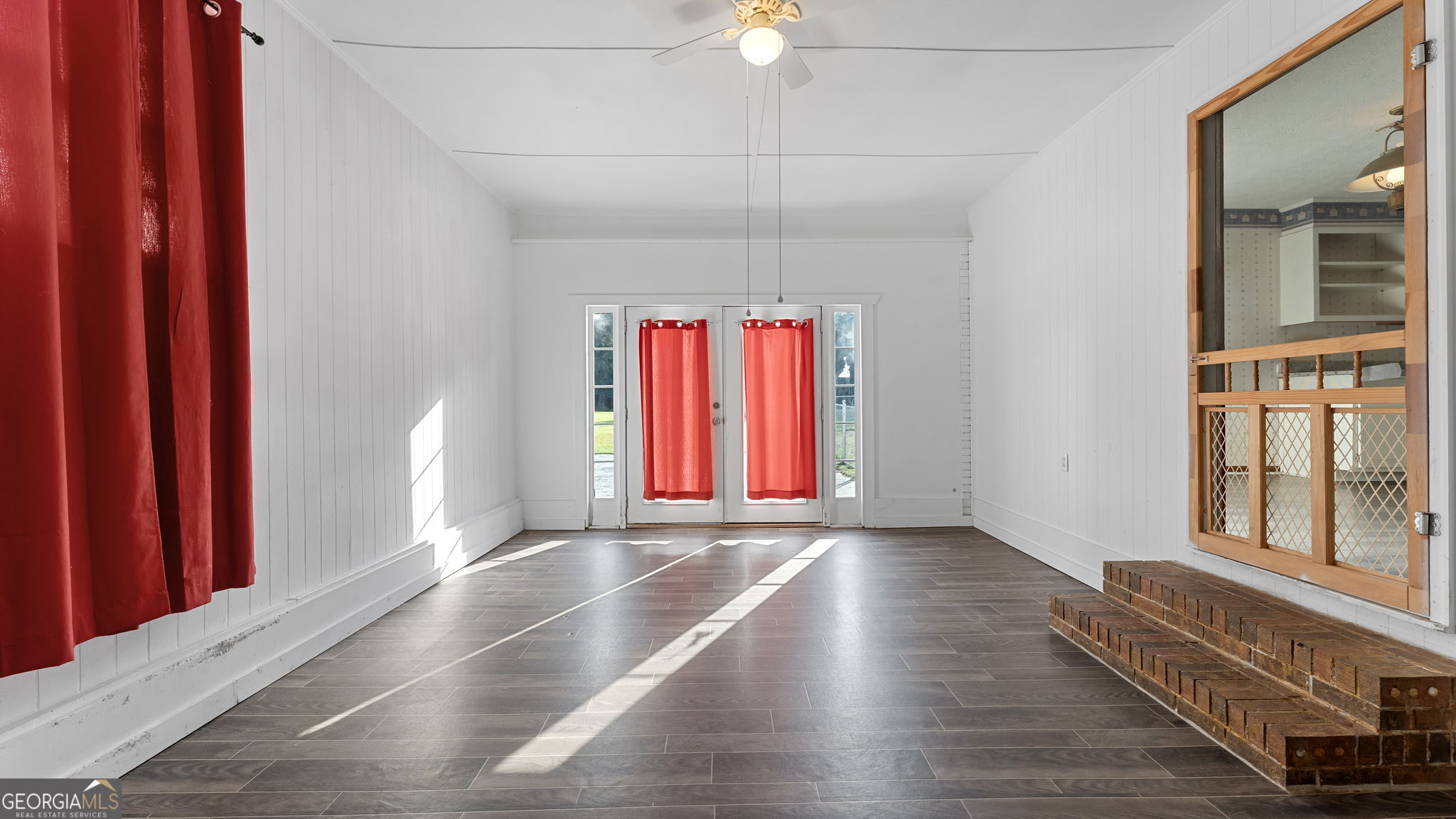 323 Mountain Home RD