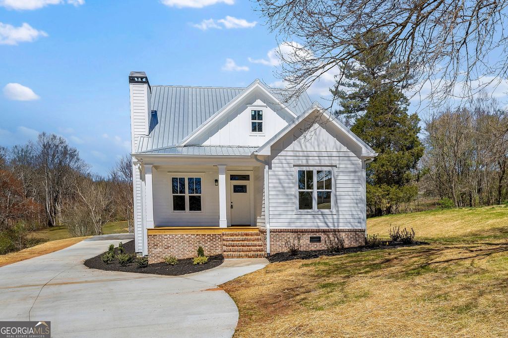 Photo of 405 Roper Drive, Clarkesville, GA 30523 (MLS # 10681066)