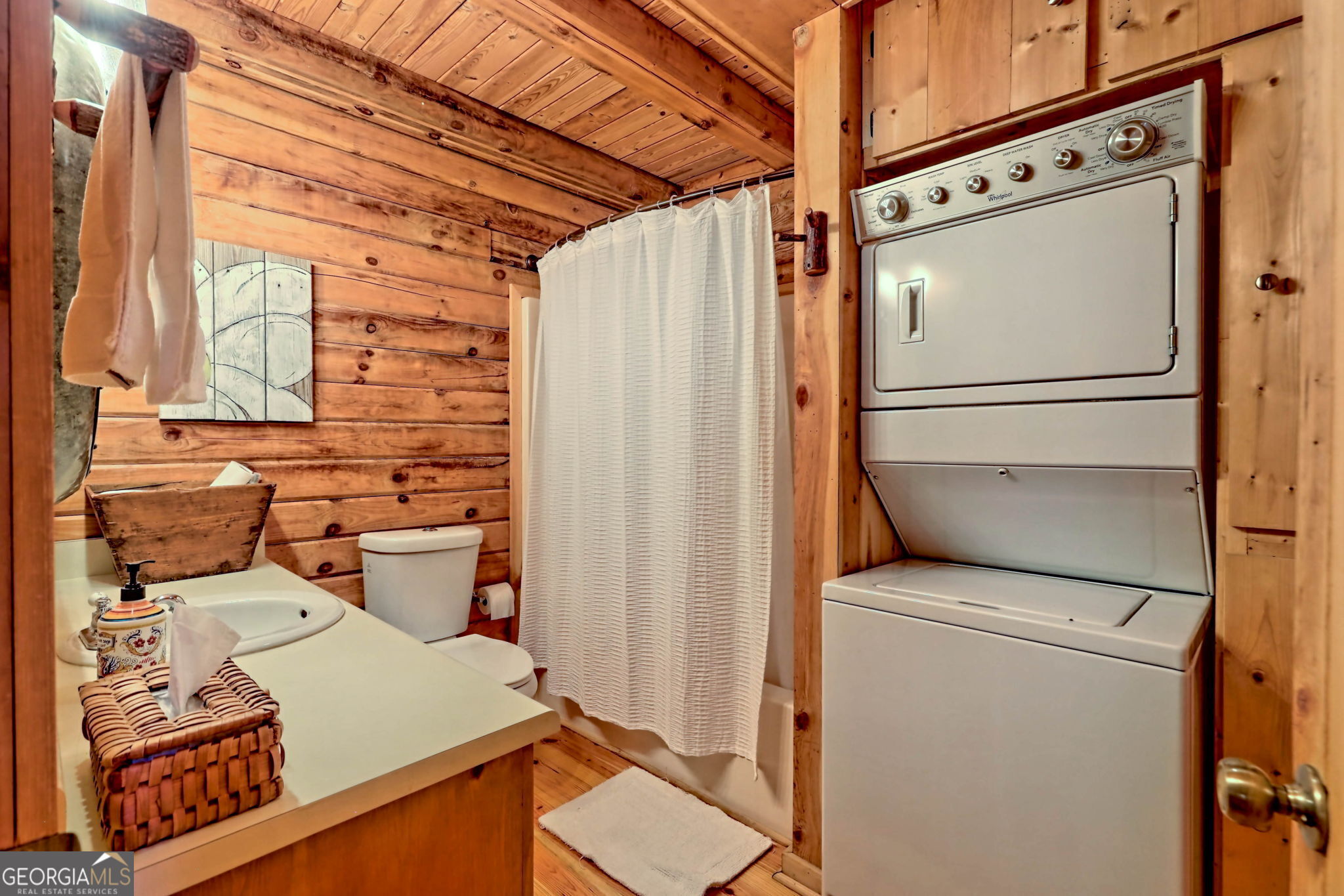 Rabun Gap, Georgia 30568, United States, 2 Bedrooms Bedrooms, ,1 BathroomBathrooms,Residential,Pending,39056