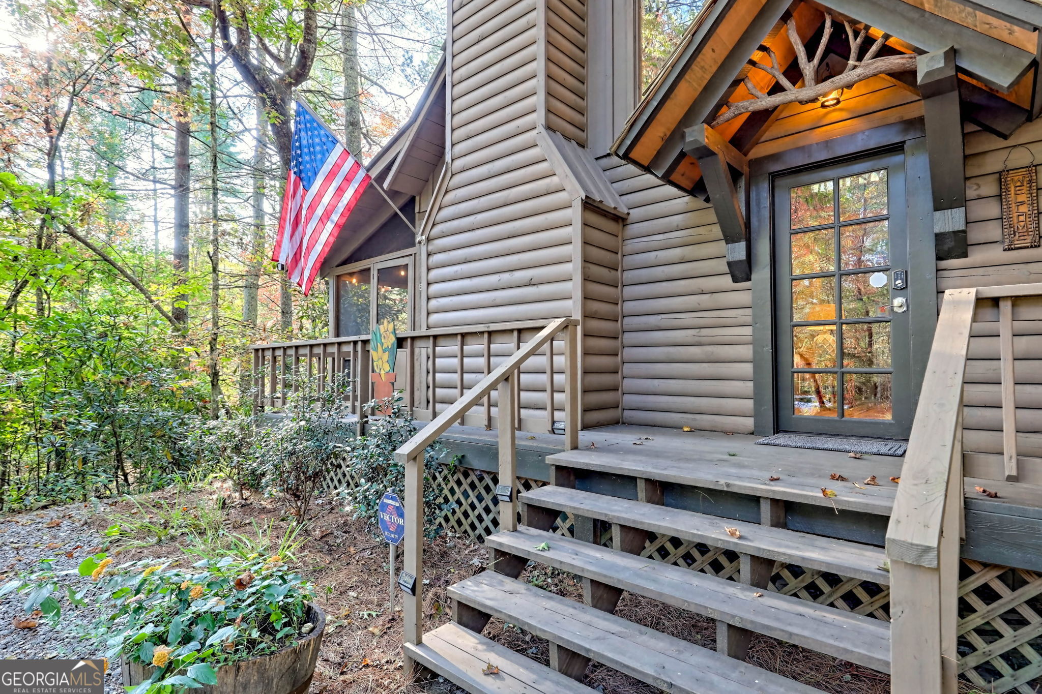 Rabun Gap, Georgia 30568, United States, 2 Bedrooms Bedrooms, ,1 BathroomBathrooms,Residential,Pending,39056