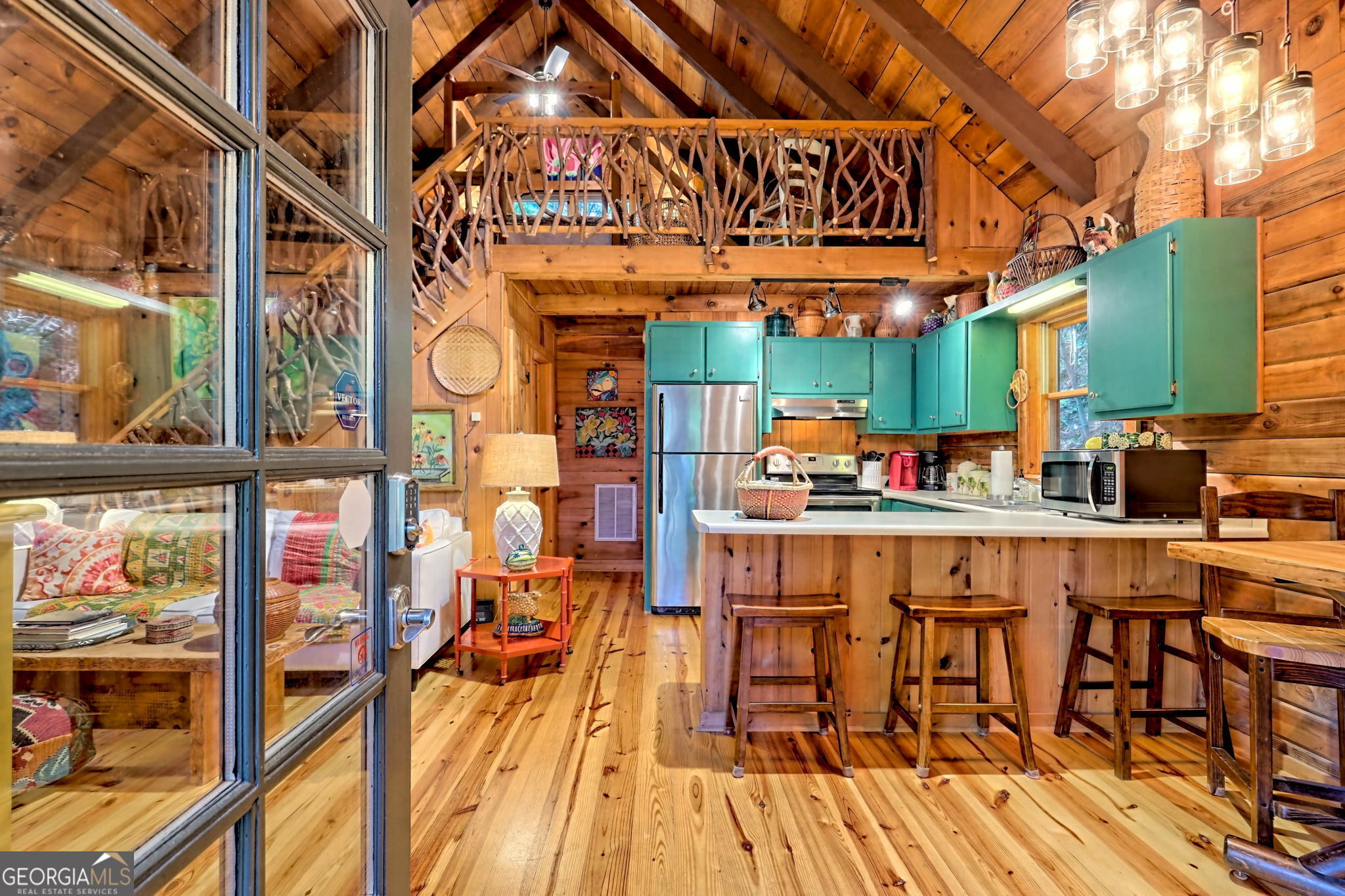 Rabun Gap, Georgia 30568, United States, 2 Bedrooms Bedrooms, ,1 BathroomBathrooms,Residential,Pending,39056