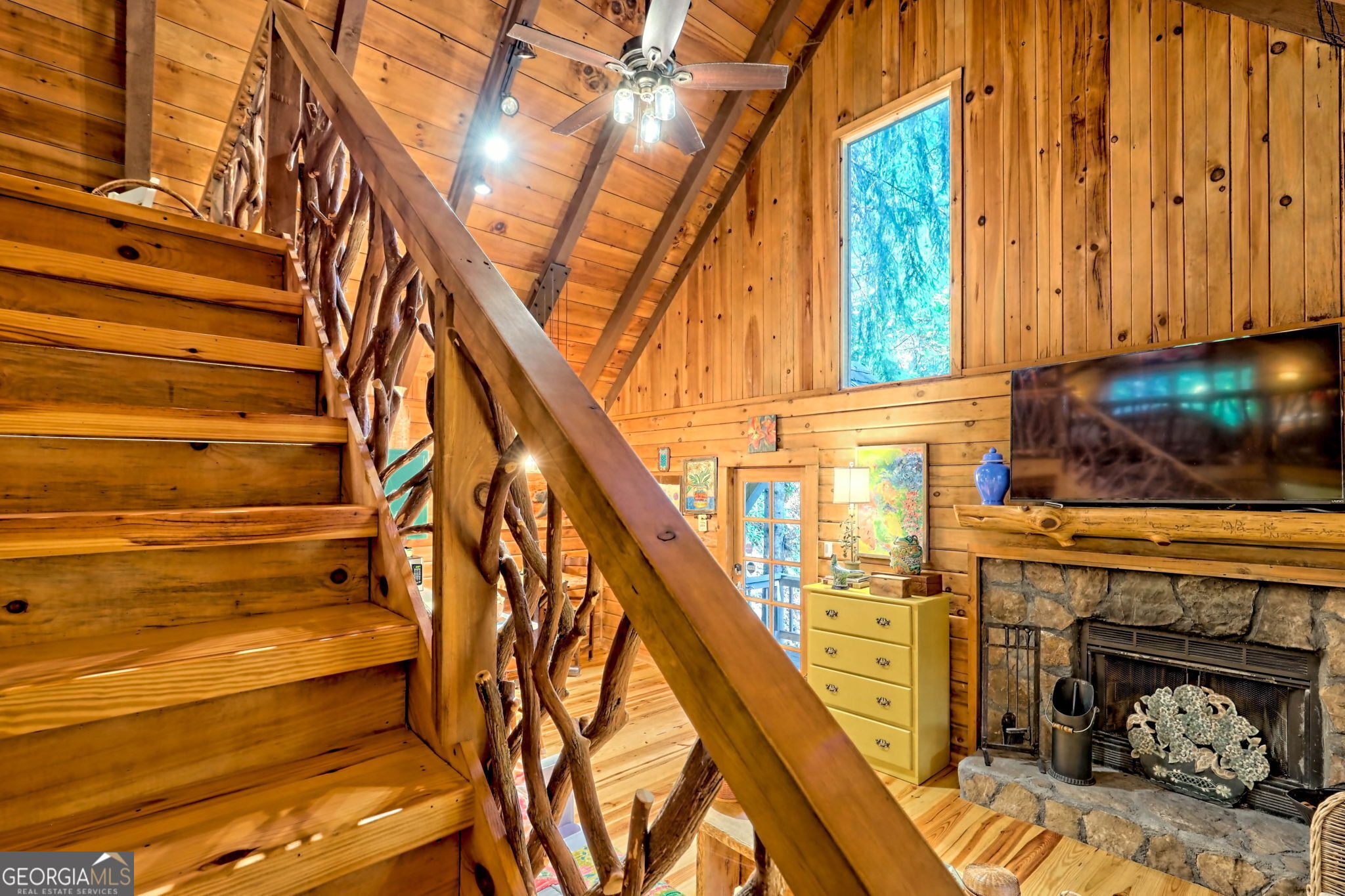 Rabun Gap, Georgia 30568, United States, 2 Bedrooms Bedrooms, ,1 BathroomBathrooms,Residential,Pending,39056