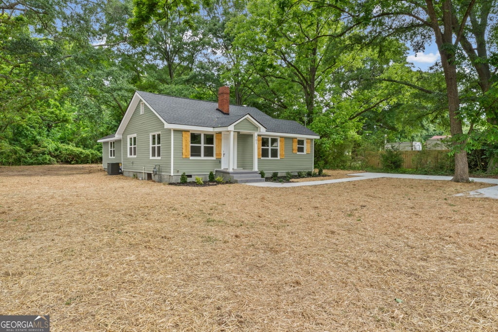 Photo of 101 Vineyard Road, Griffin, GA 30223 (MLS # 10869925)