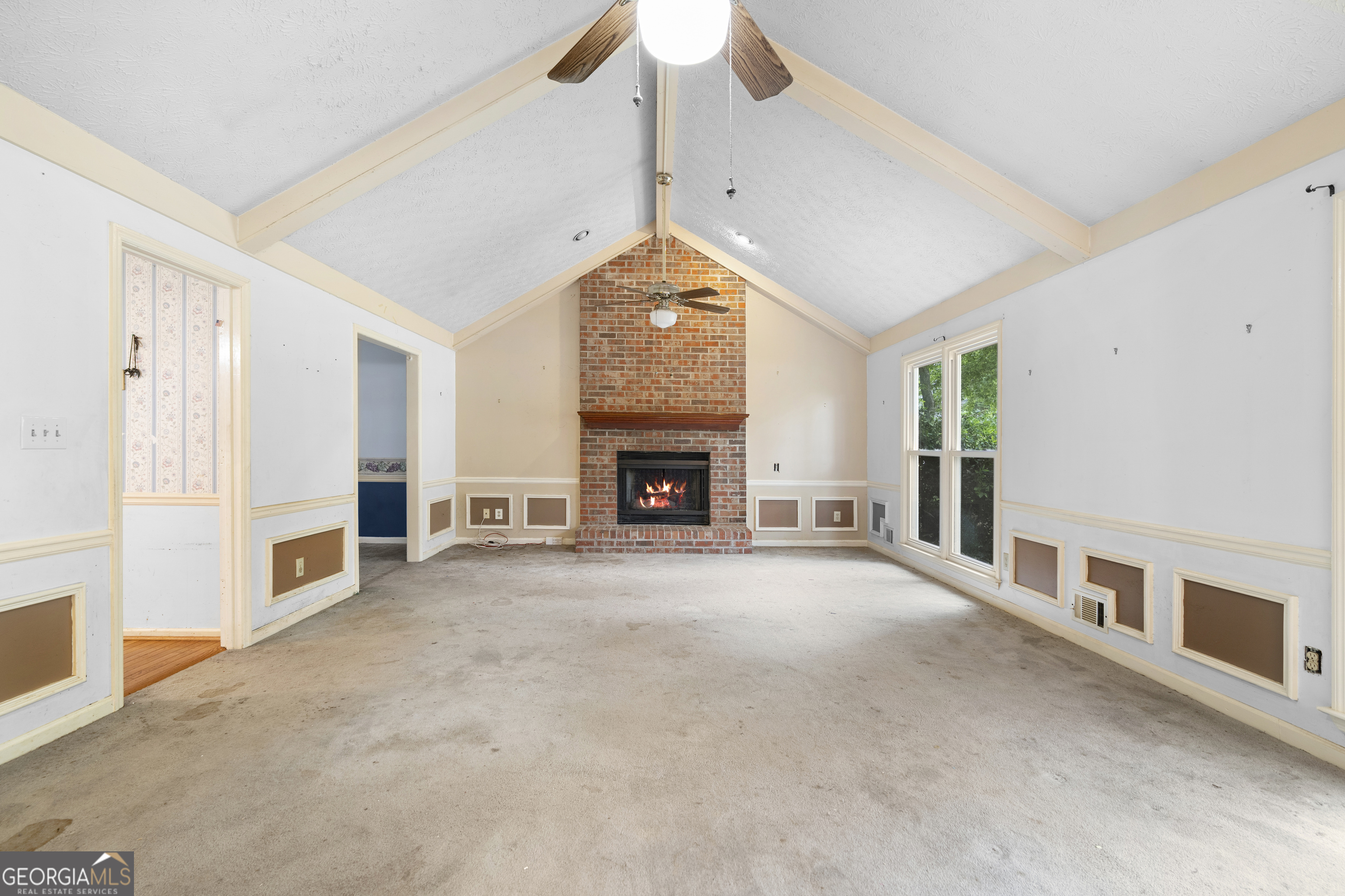 531 Gregory LN