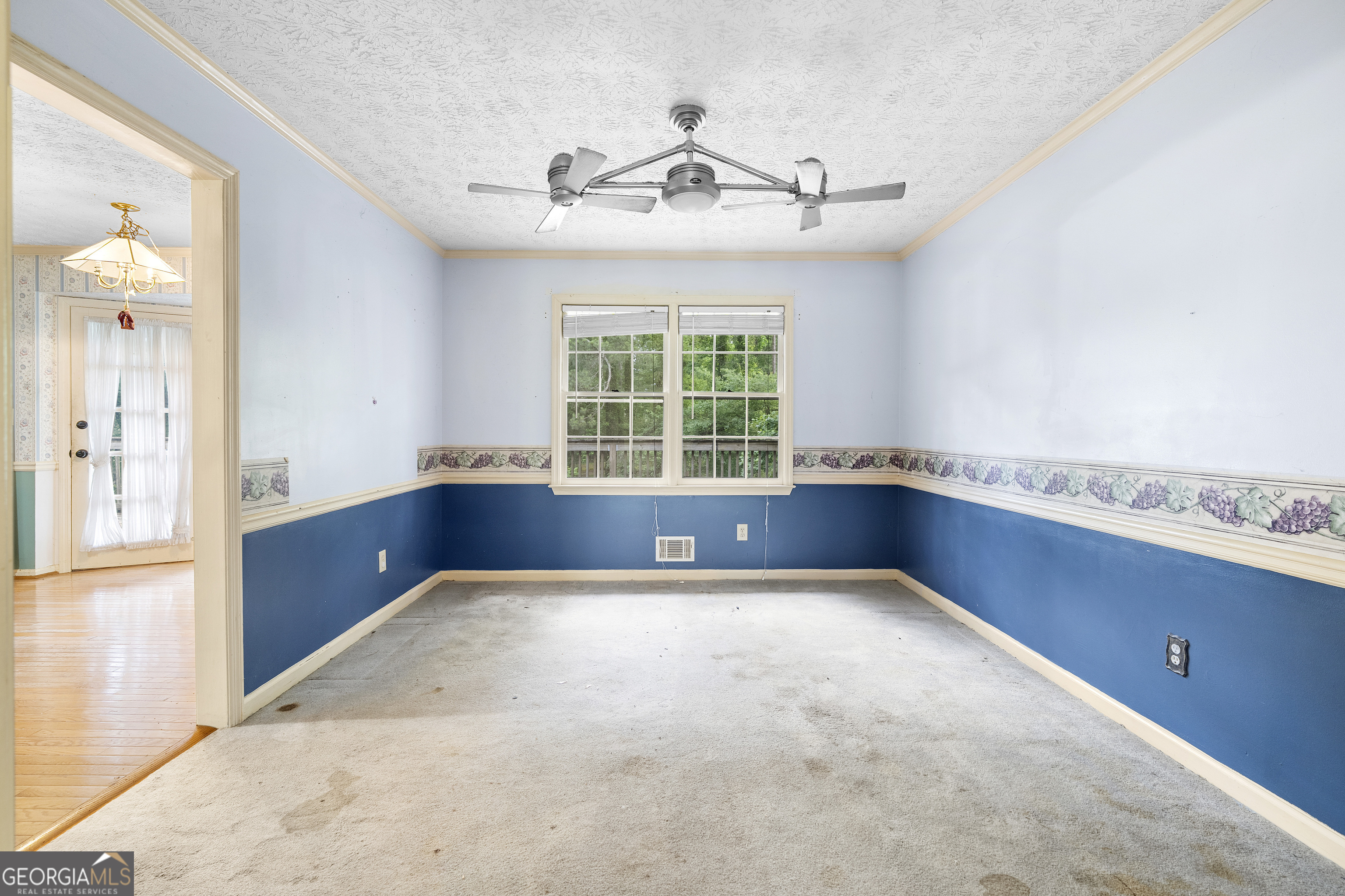 531 Gregory LN