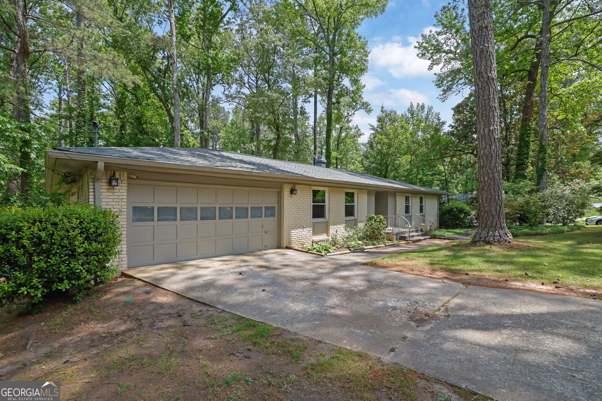 4420 Lake Breeze DR