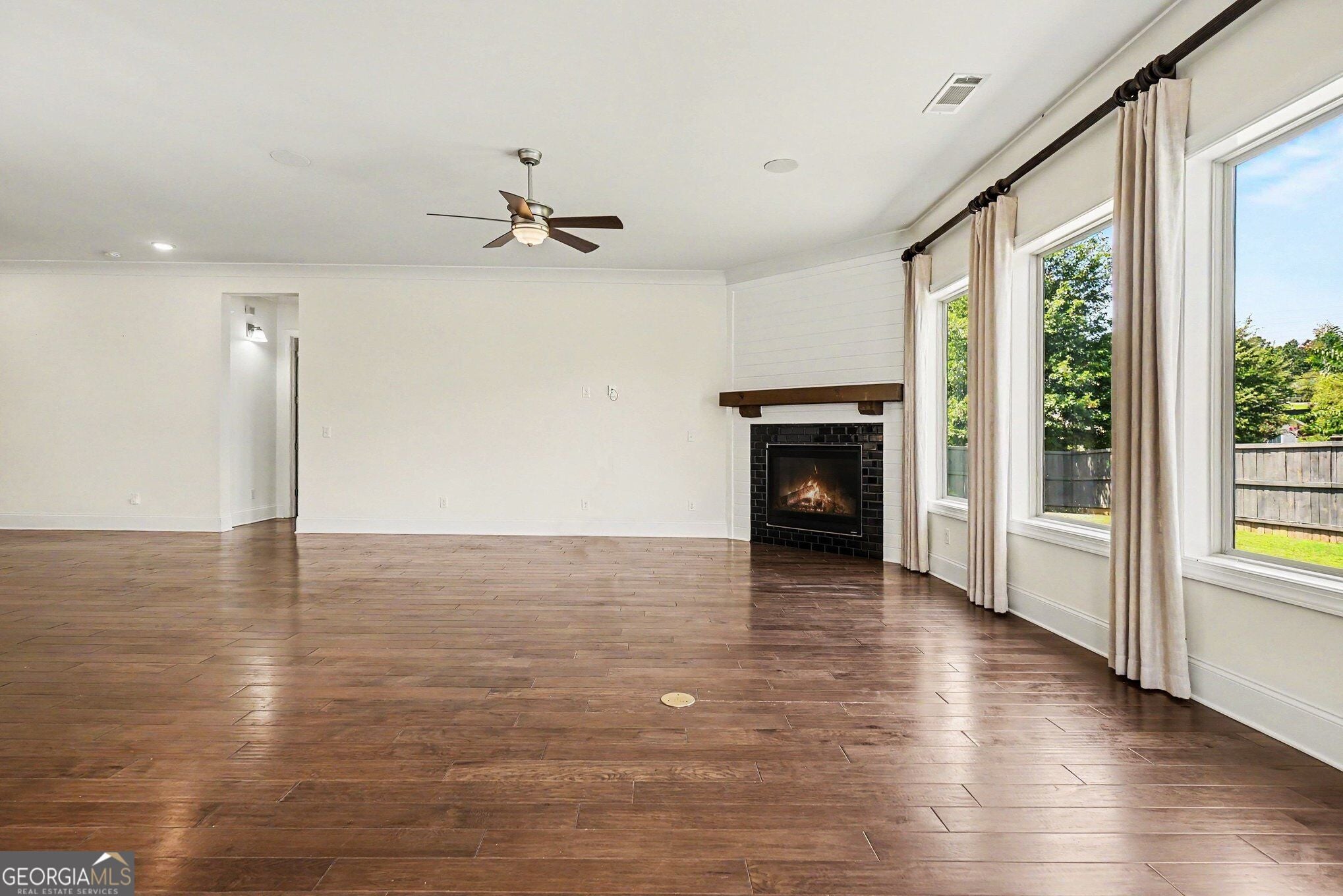 105 Sheridan DR