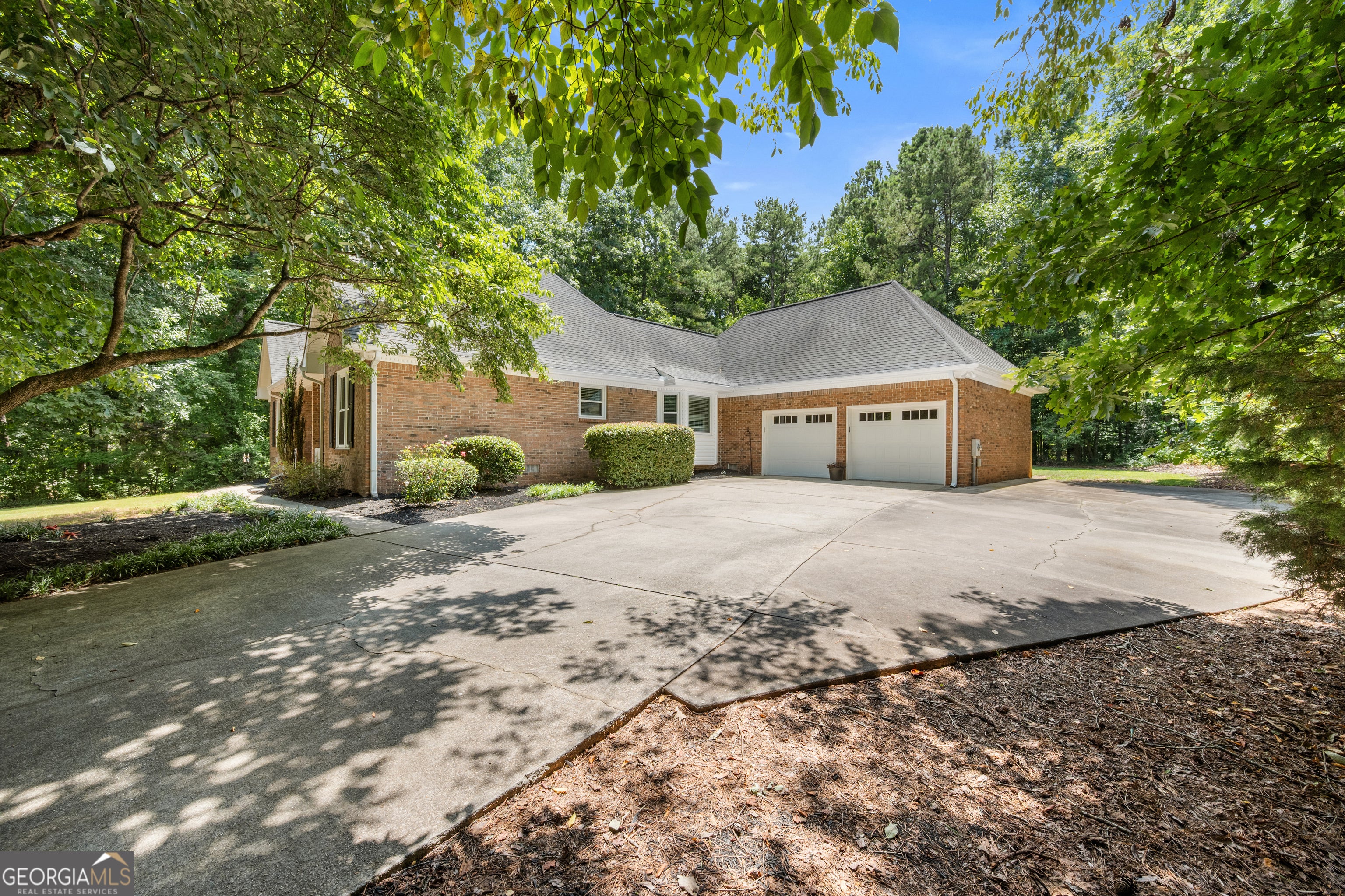 219 Darwish DR