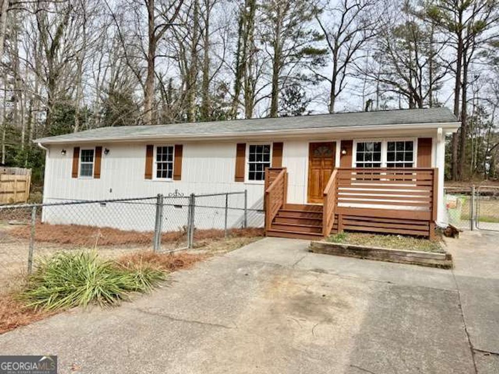 Photo of 6355 Sweetbriar Drive, Mableton, GA 30126 (MLS # 10682389)