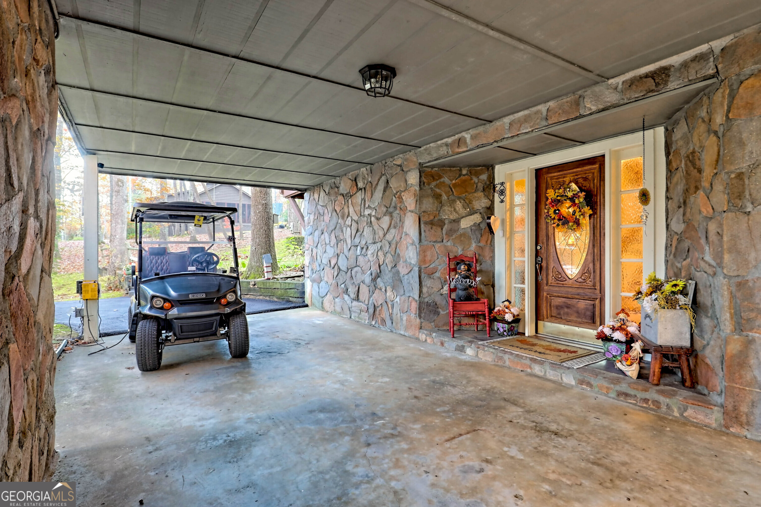 381 W Sugarbush DR