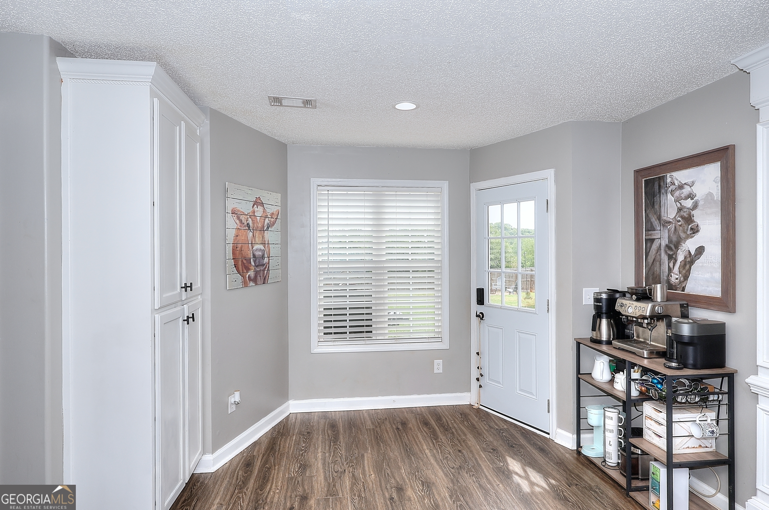 363 Laurel Oaks LN