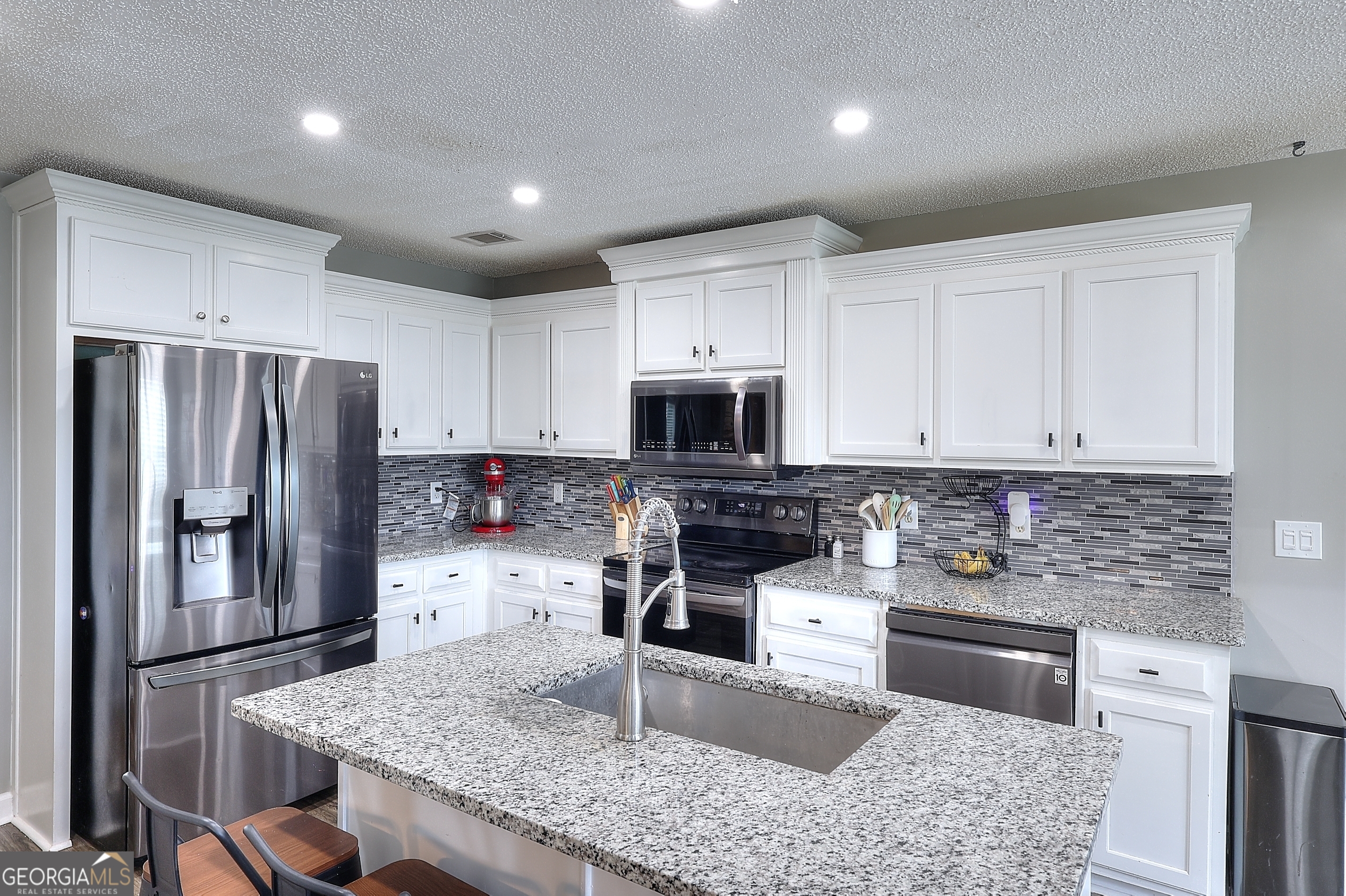 363 Laurel Oaks LN