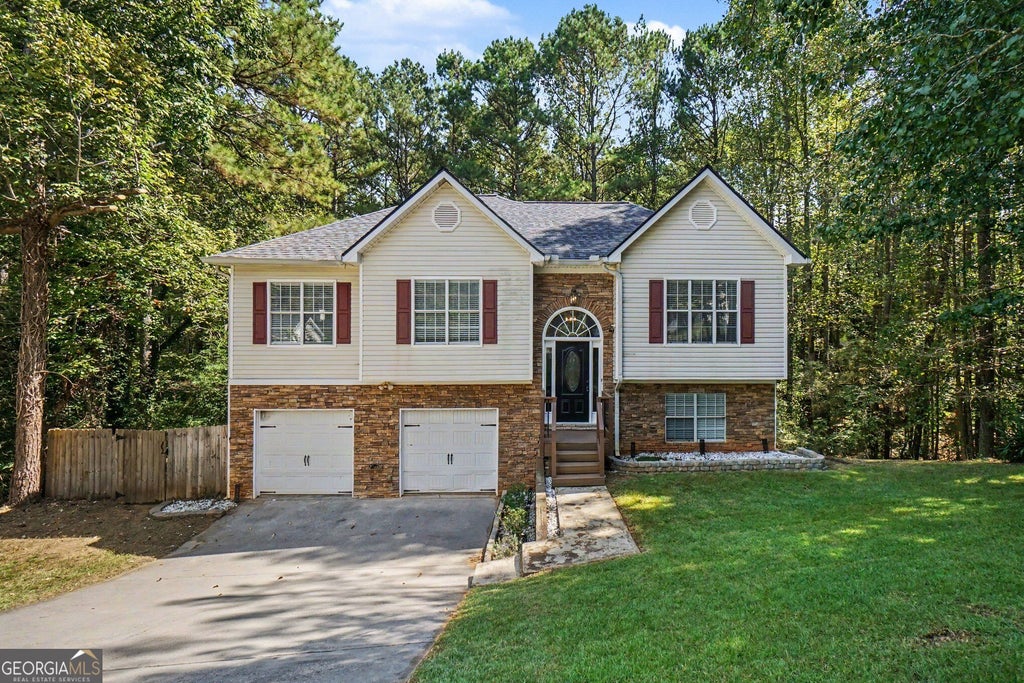 Photo of 402 Eileen Circle, Canton, GA 30114 (MLS # 10872766)