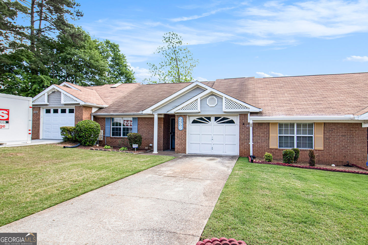 256 Olde Oaks LN