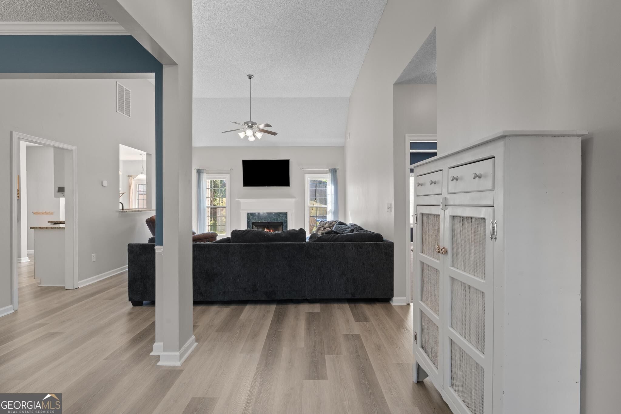 84 Bedford Park DR
