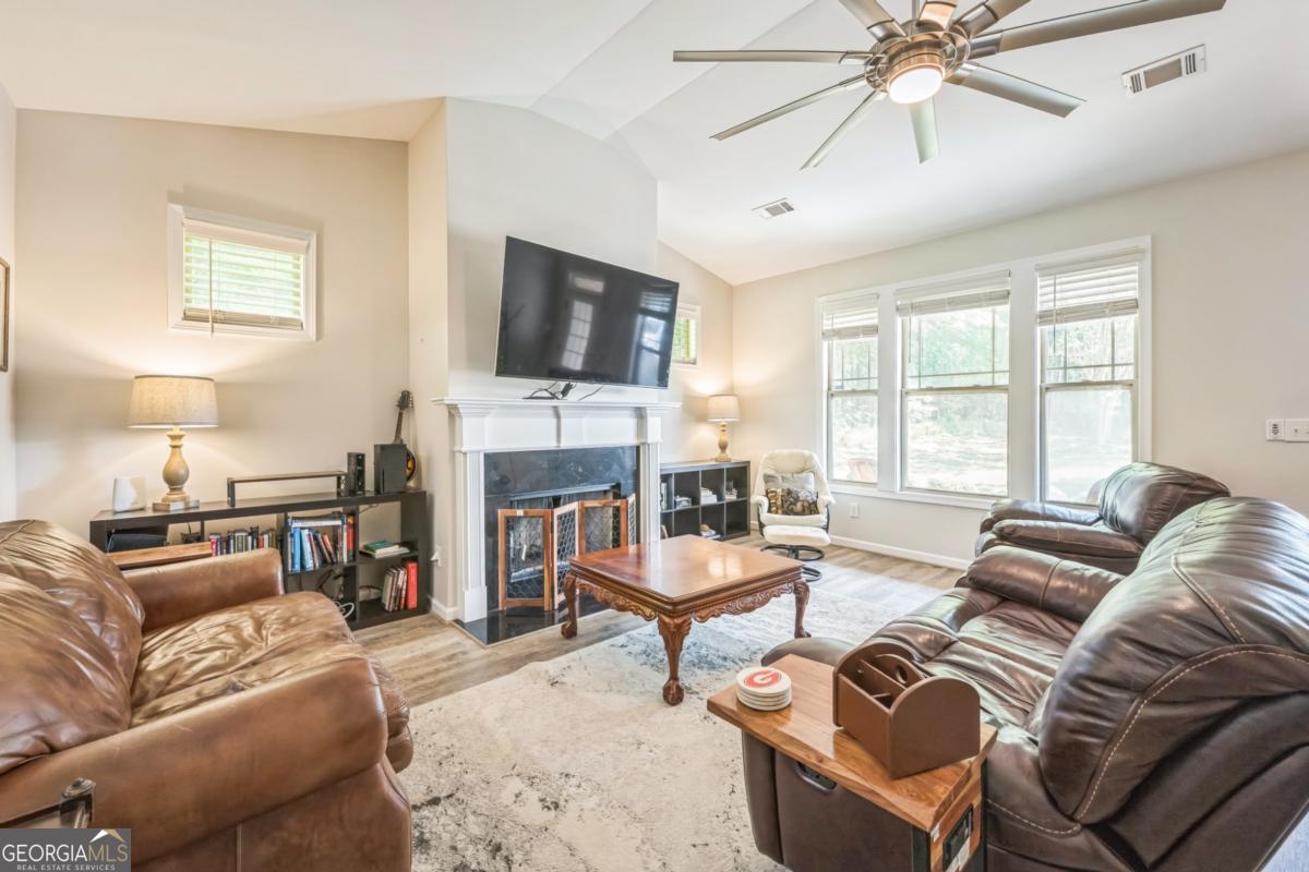 632 Creek Pointe DR