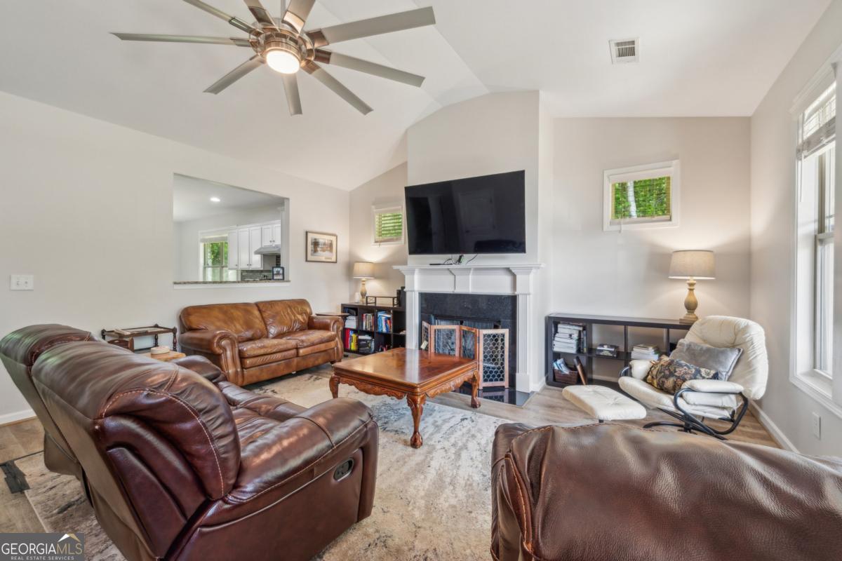 632 Creek Pointe DR