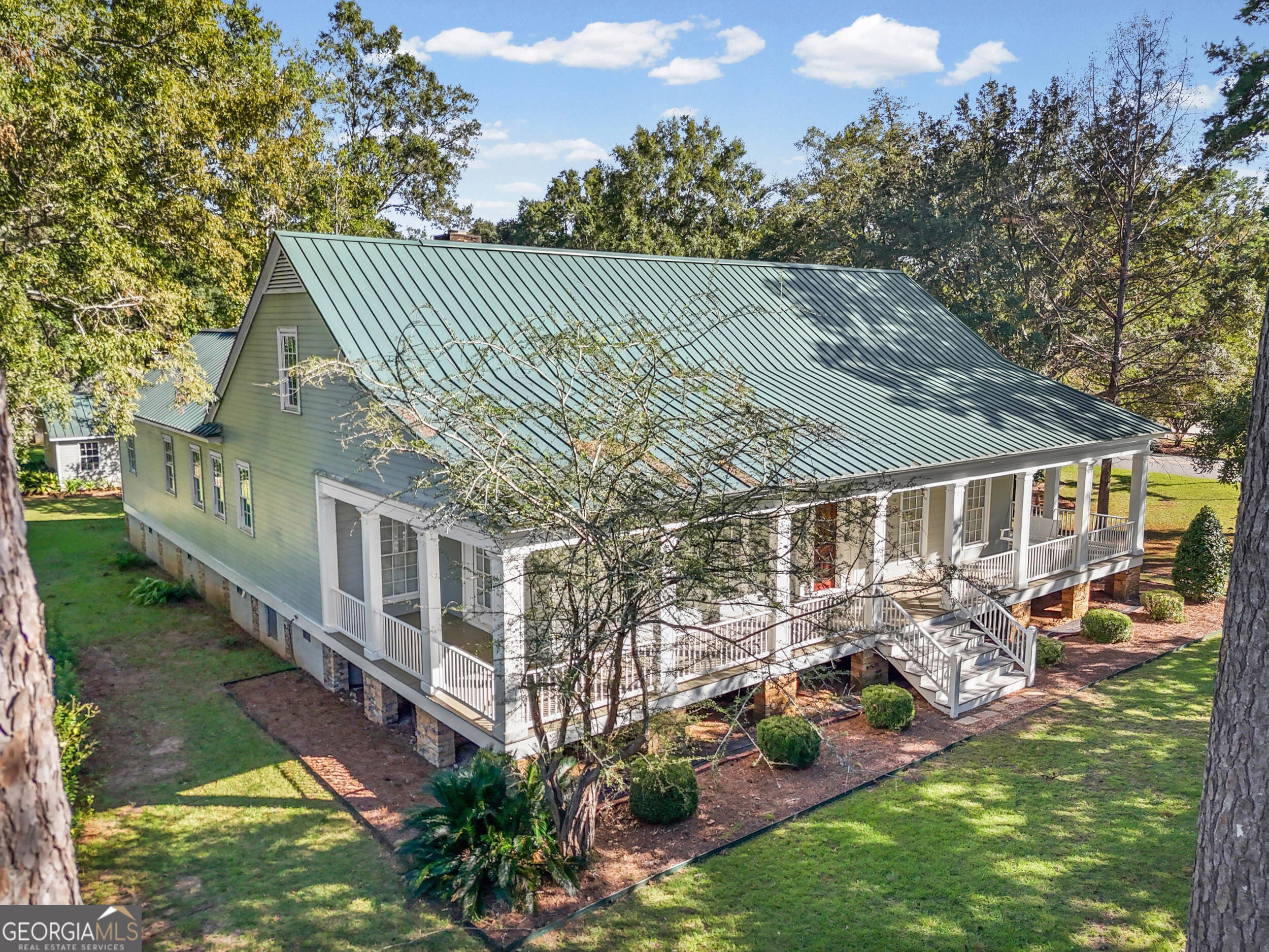 2300 Golf Course DR