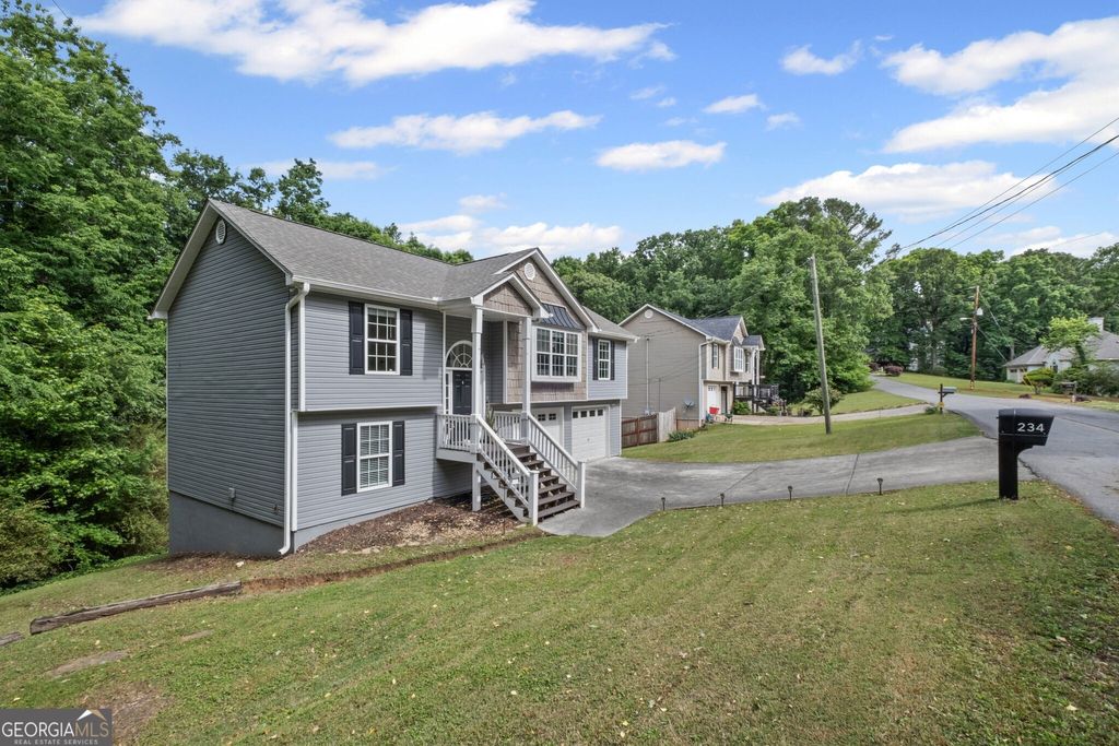Photo of 234 Amberidge Drive NW, Cartersville, GA 30121 (MLS # 10757038)