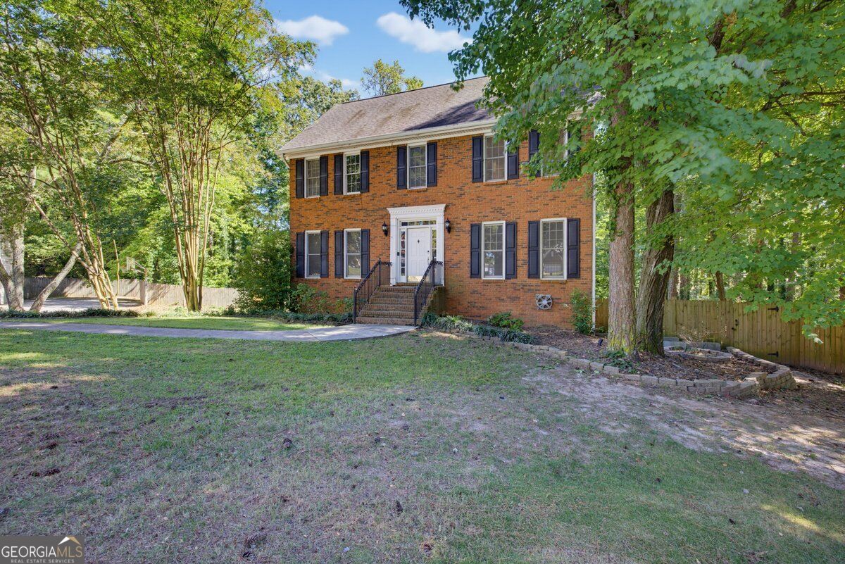 2711 Lochraven CT