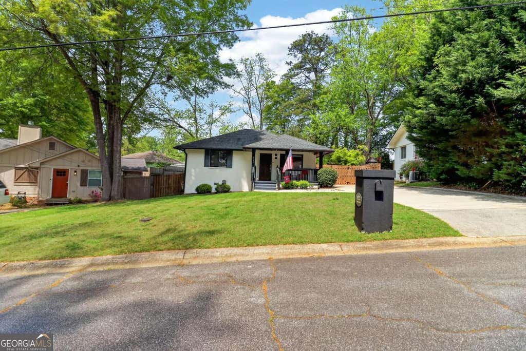 Photo of 823 Frances Drive SE, Smyrna, GA 30080 (MLS # 10797154)