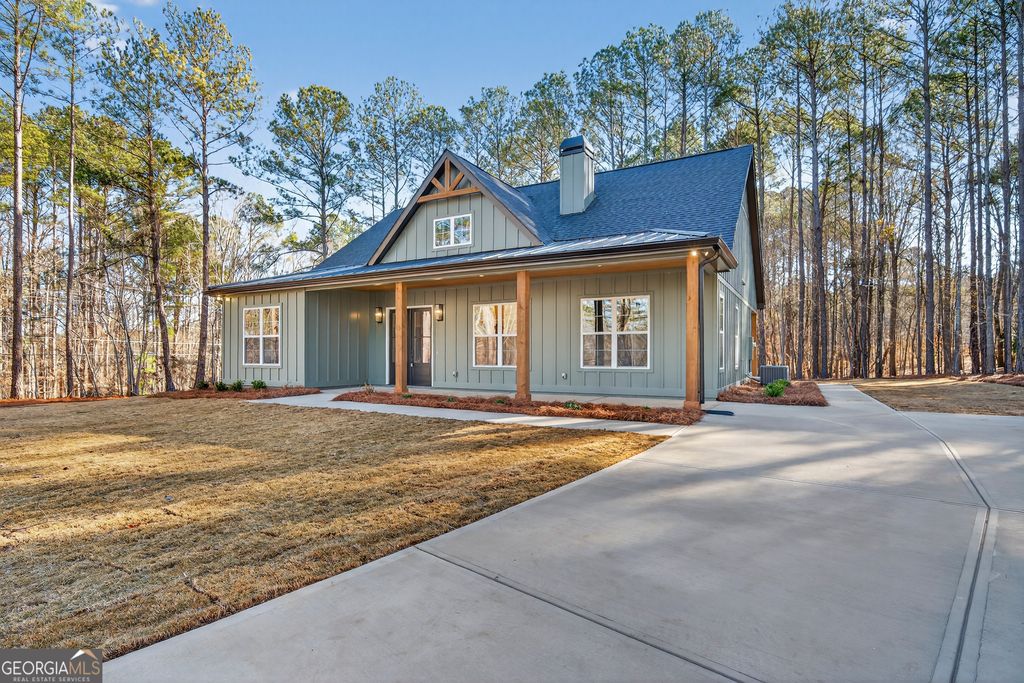 Photo of 362 E River Bend Drive, Eatonton, GA 31024 (MLS # 10691657)