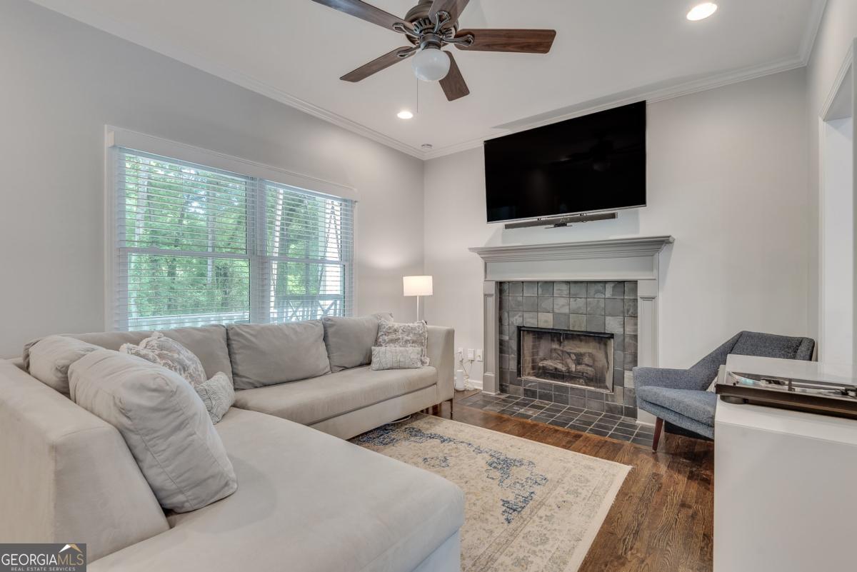 1557 Paxon ST SE