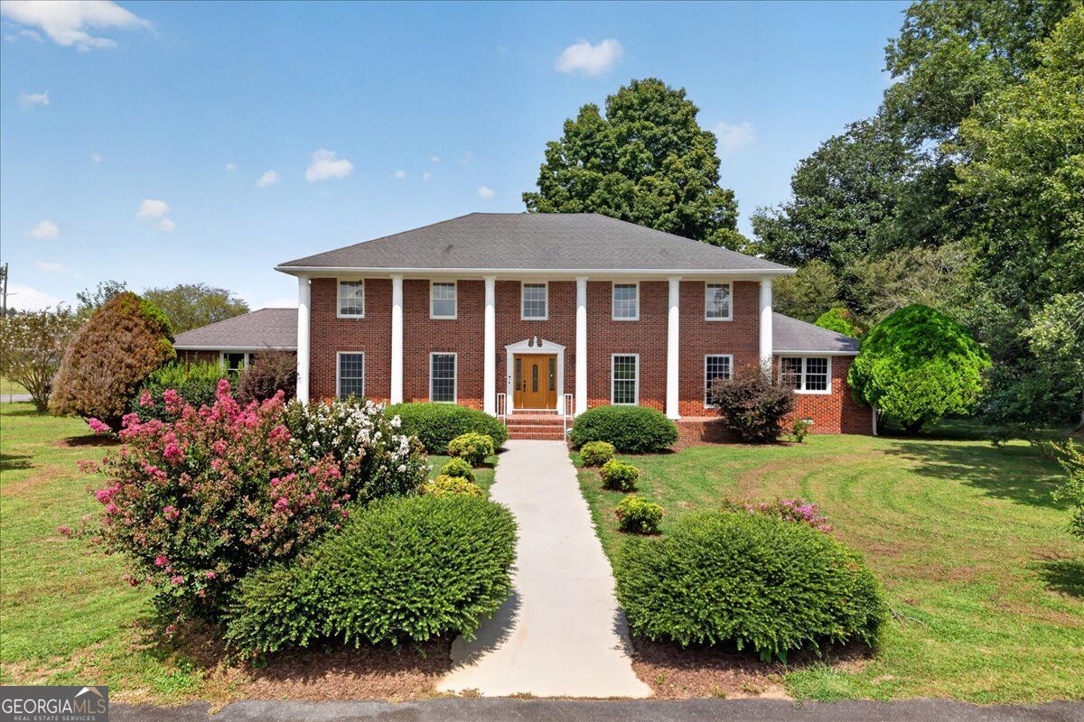 195 River ST