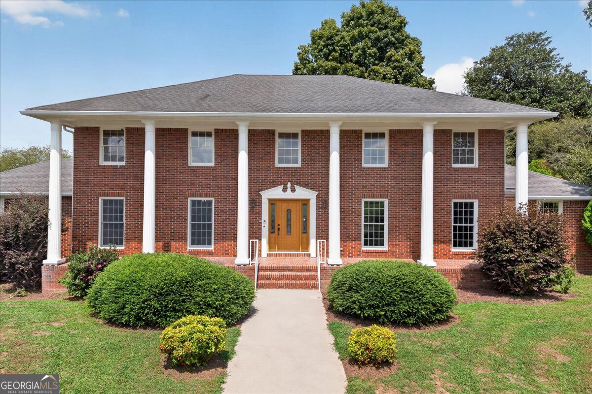 195 River ST