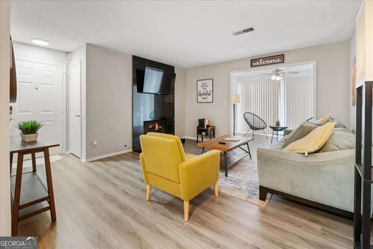 2102 Augusta DR SE 21
