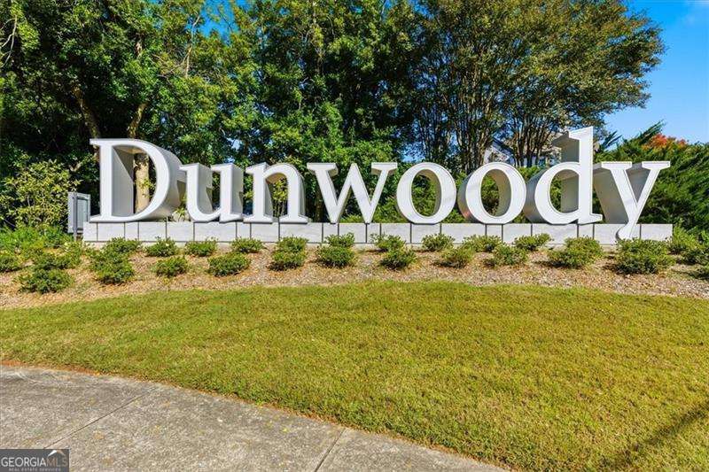 DUNWOODY COURT - Residential