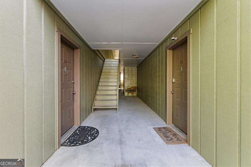 DUNWOODY COURT - Residential