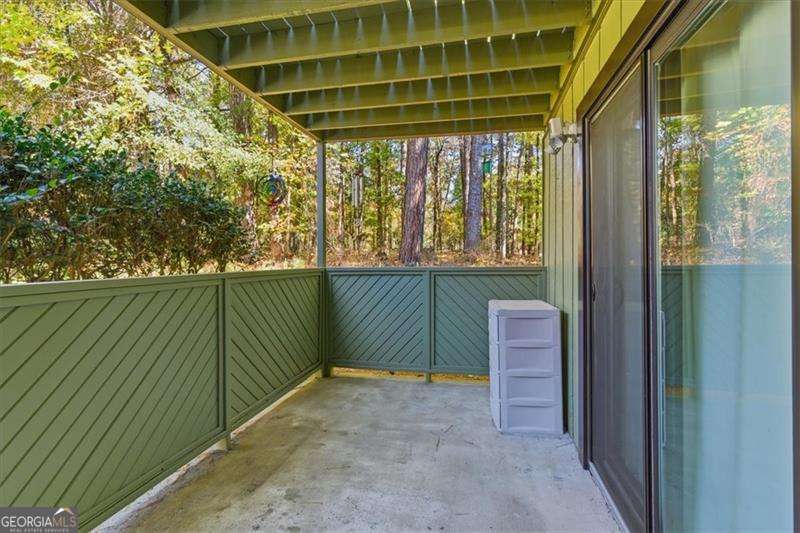 DUNWOODY COURT - Residential