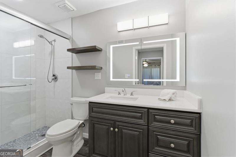 DUNWOODY COURT - Residential