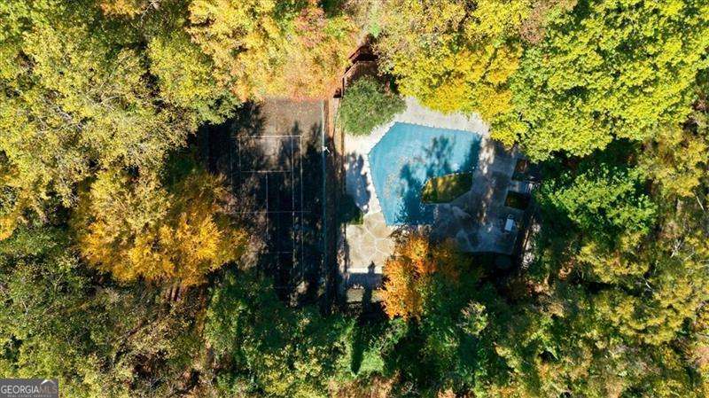 DUNWOODY COURT - Residential