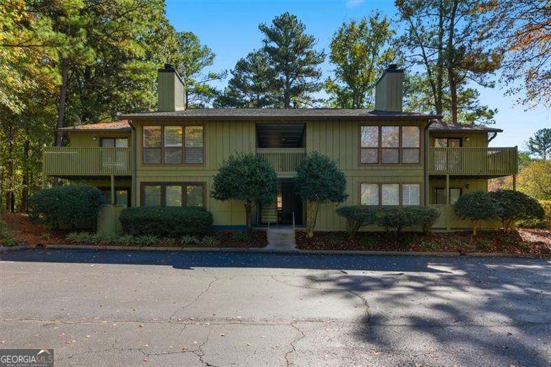 DUNWOODY COURT - Residential