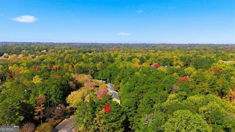 DUNWOODY COURT - Residential