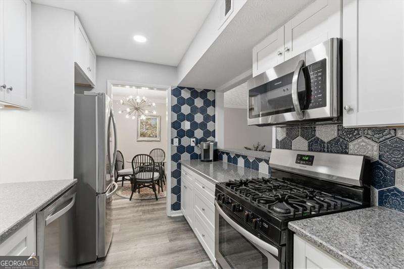 DUNWOODY COURT - Residential