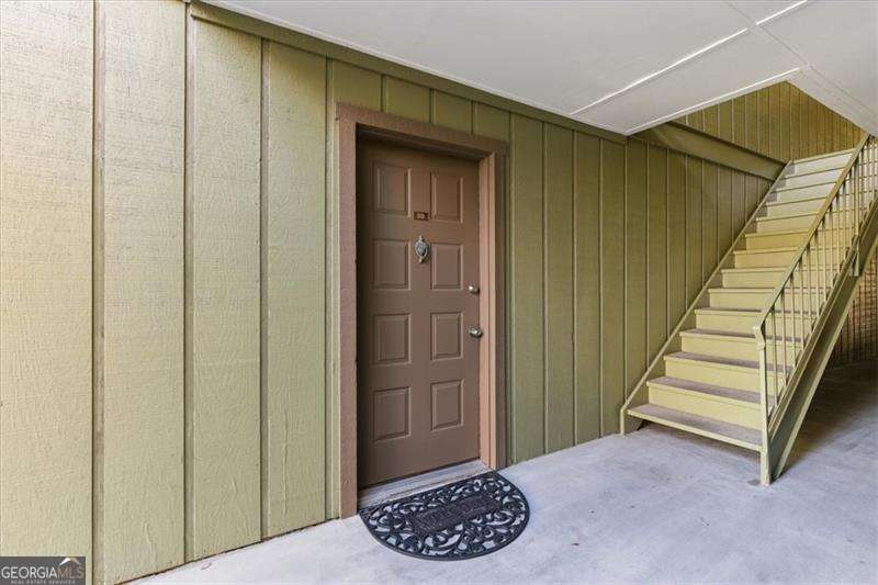 DUNWOODY COURT - Residential