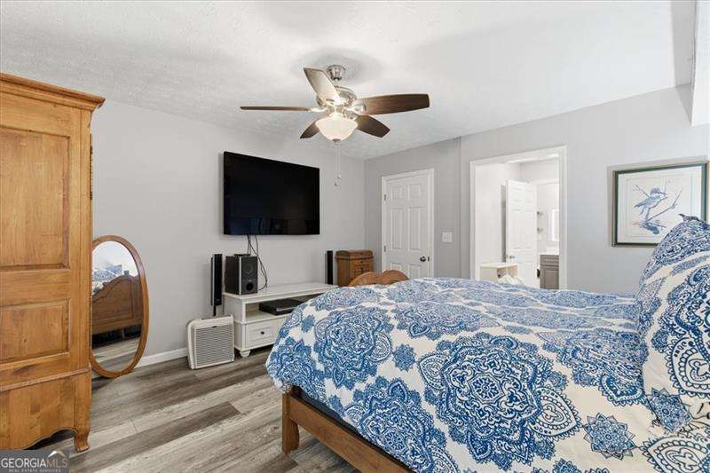 DUNWOODY COURT - Residential