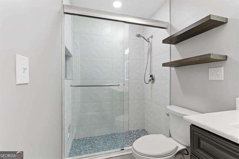 DUNWOODY COURT - Residential