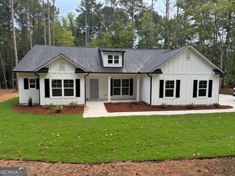 A home in Newnan