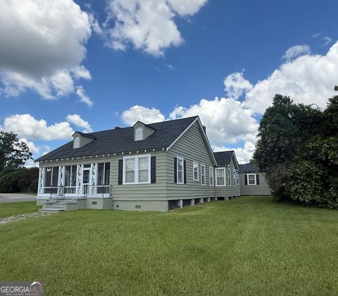 718 N Madison AVE Douglas GA 31533