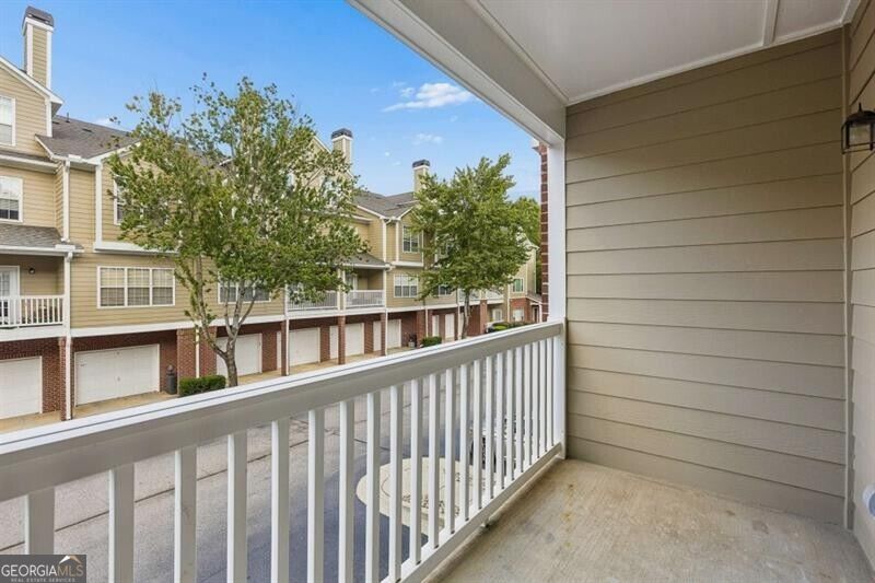 1112 Woodland LN