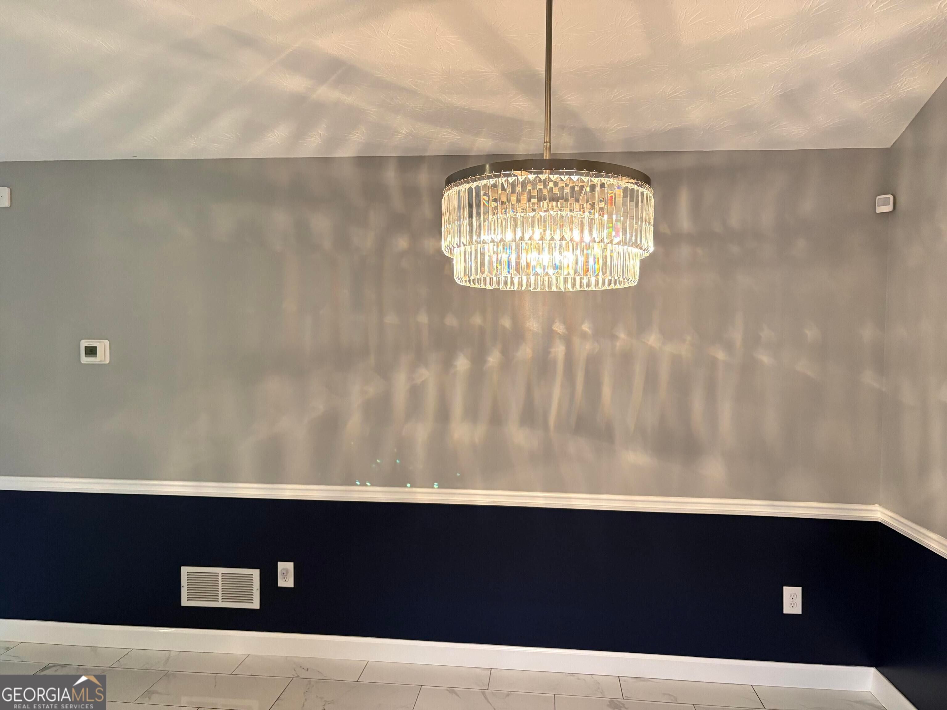 504 Mockingbird LN